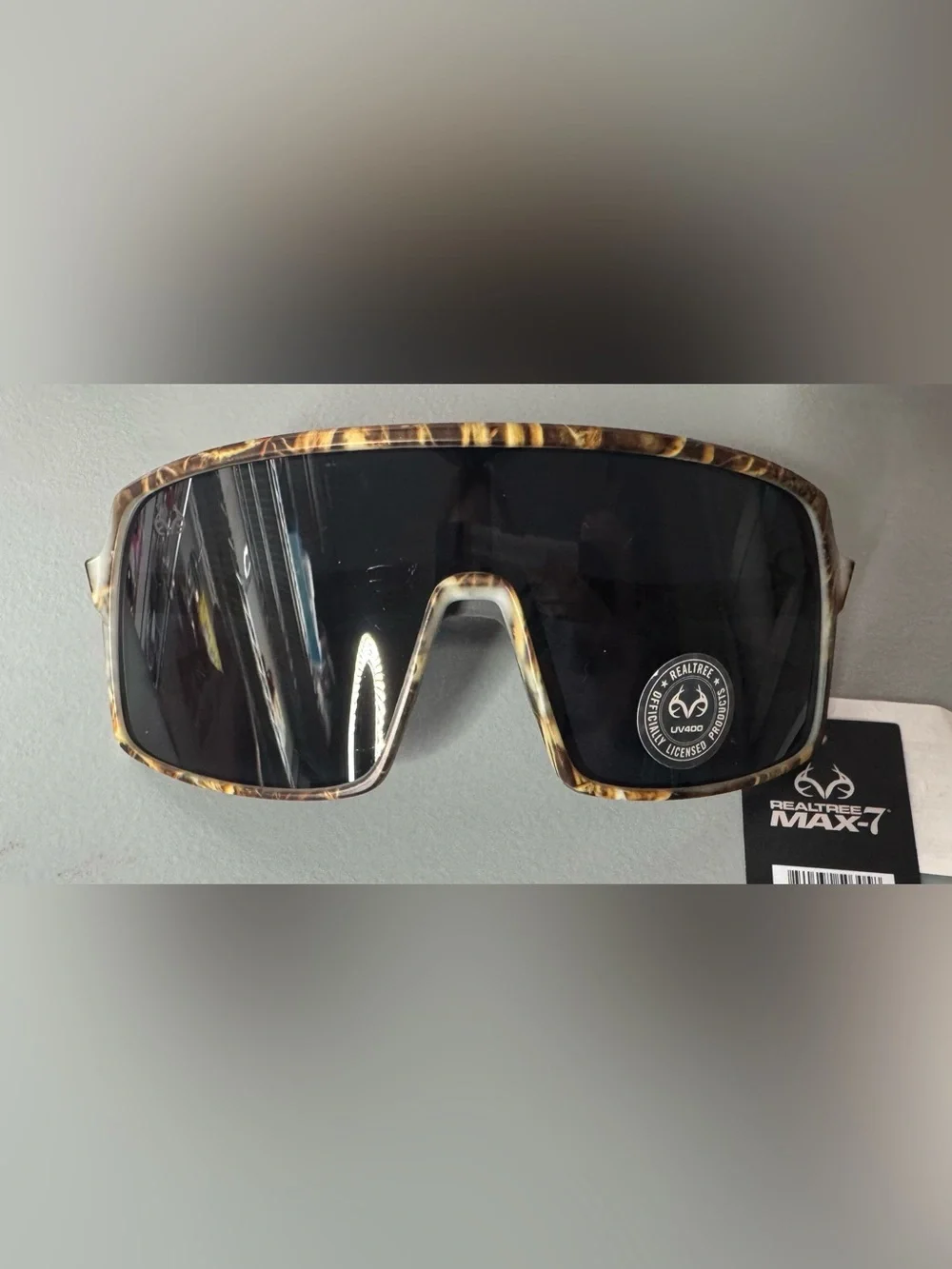 Realtree MAX-7 Camouflage Shield Sunglasses with Black Lens hunting camp woods